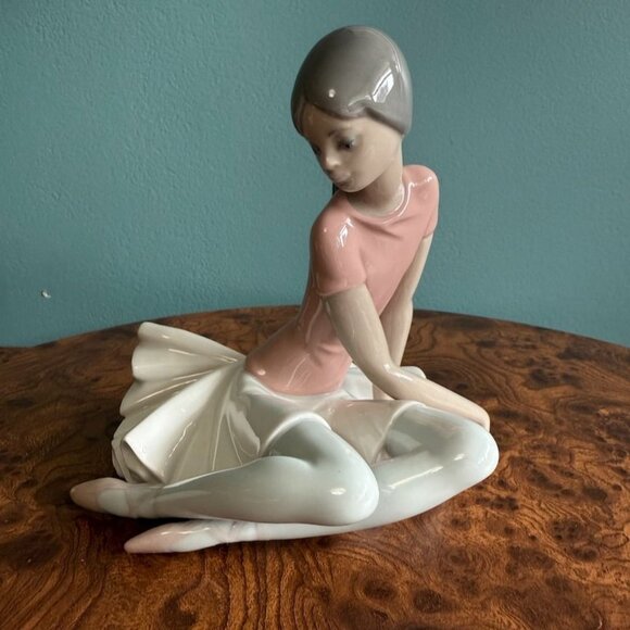 Vintage Lladro Shelly Sitting Ballerina Pink  #1357 1978 Porcelain  Spain - Picture 1 of 9